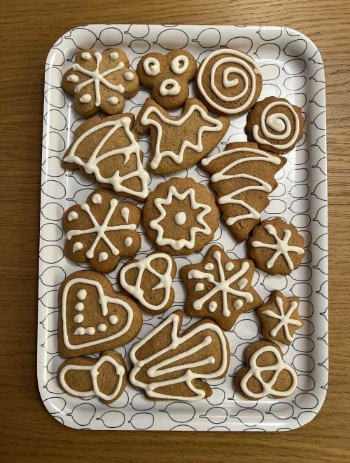 Коледни сладки с декорация