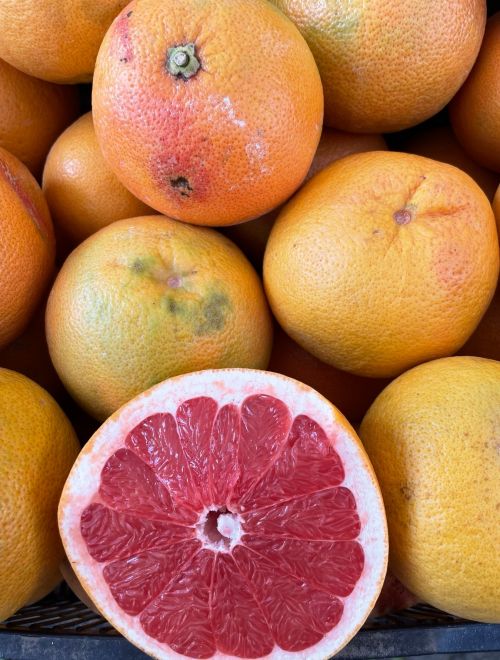 Грейпфрути, червени
